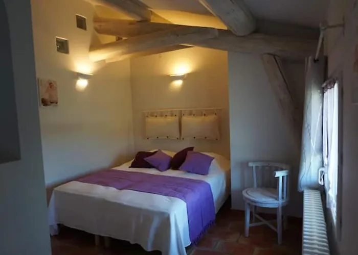 La Buisse - Les 2 Hébergement de vacances Simiane-la-Rotonde